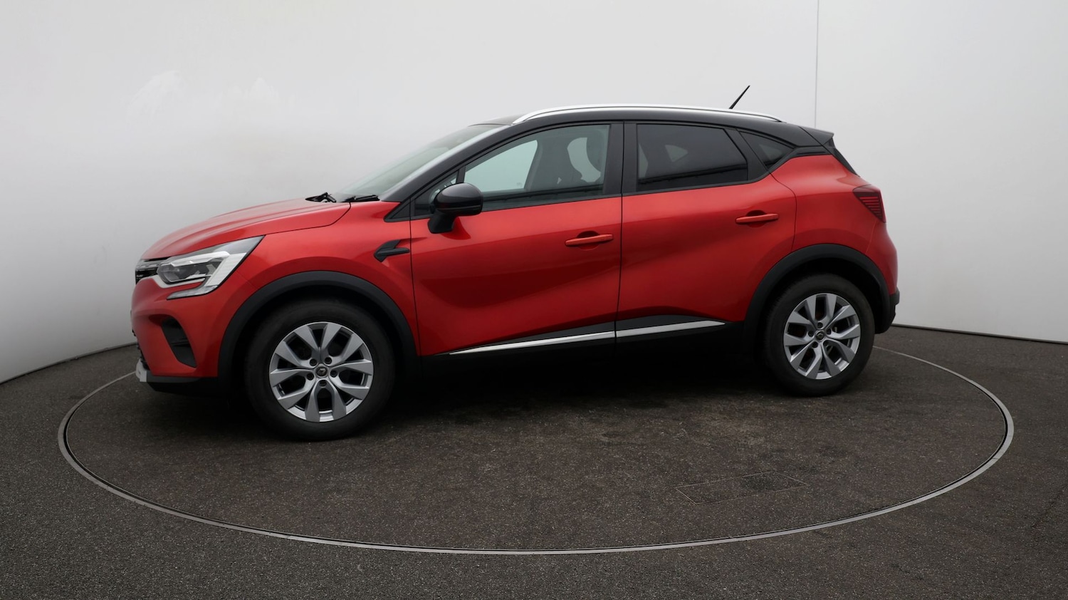Used Renault Captur for sale - 76811907: Photo 55