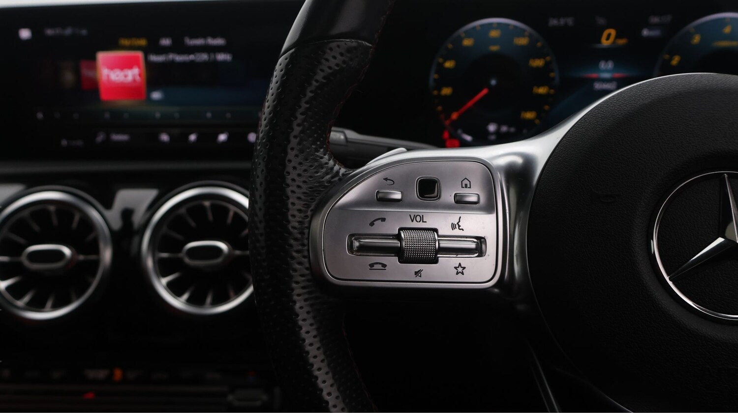 Used Mercedes-Benz CLA 2020 for sale - 77529330: Photo 25