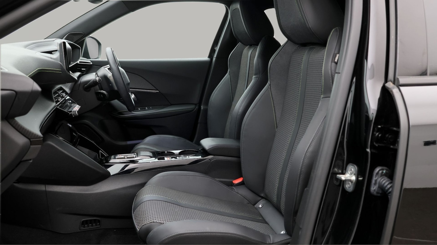 Used Peugeot 2008 2023 for sale - 77731004: Photo 14