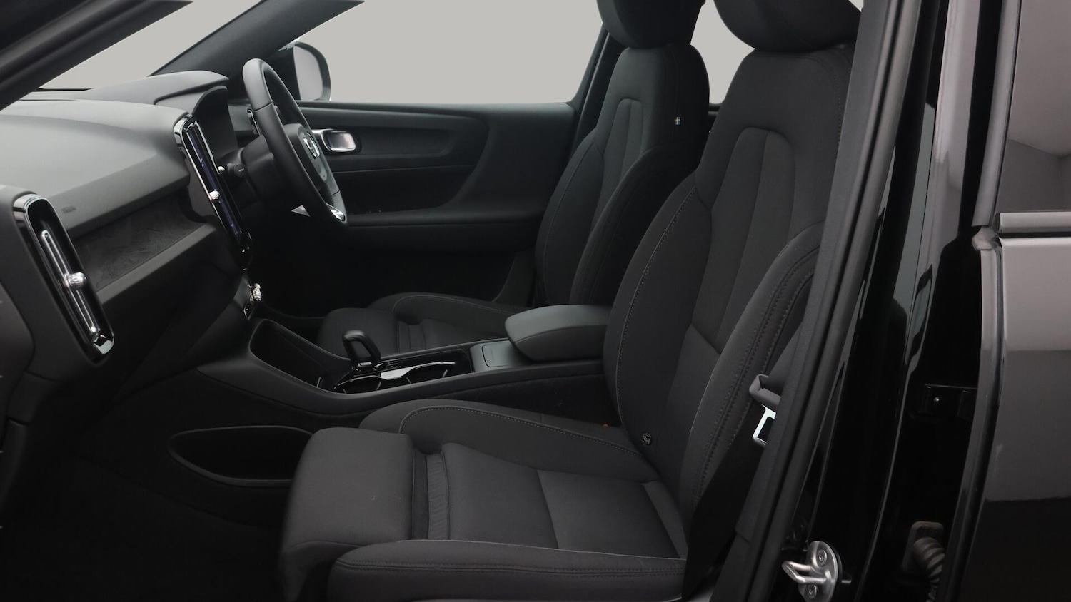 Used Volvo XC40 2022 for sale - 76715565: Photo 15