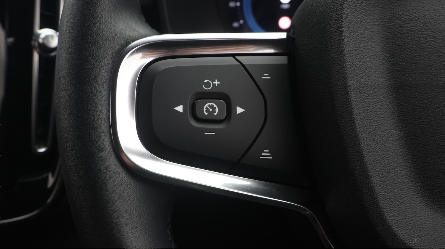 Used Volvo XC40 2022 for sale - 76715565: Photo 25