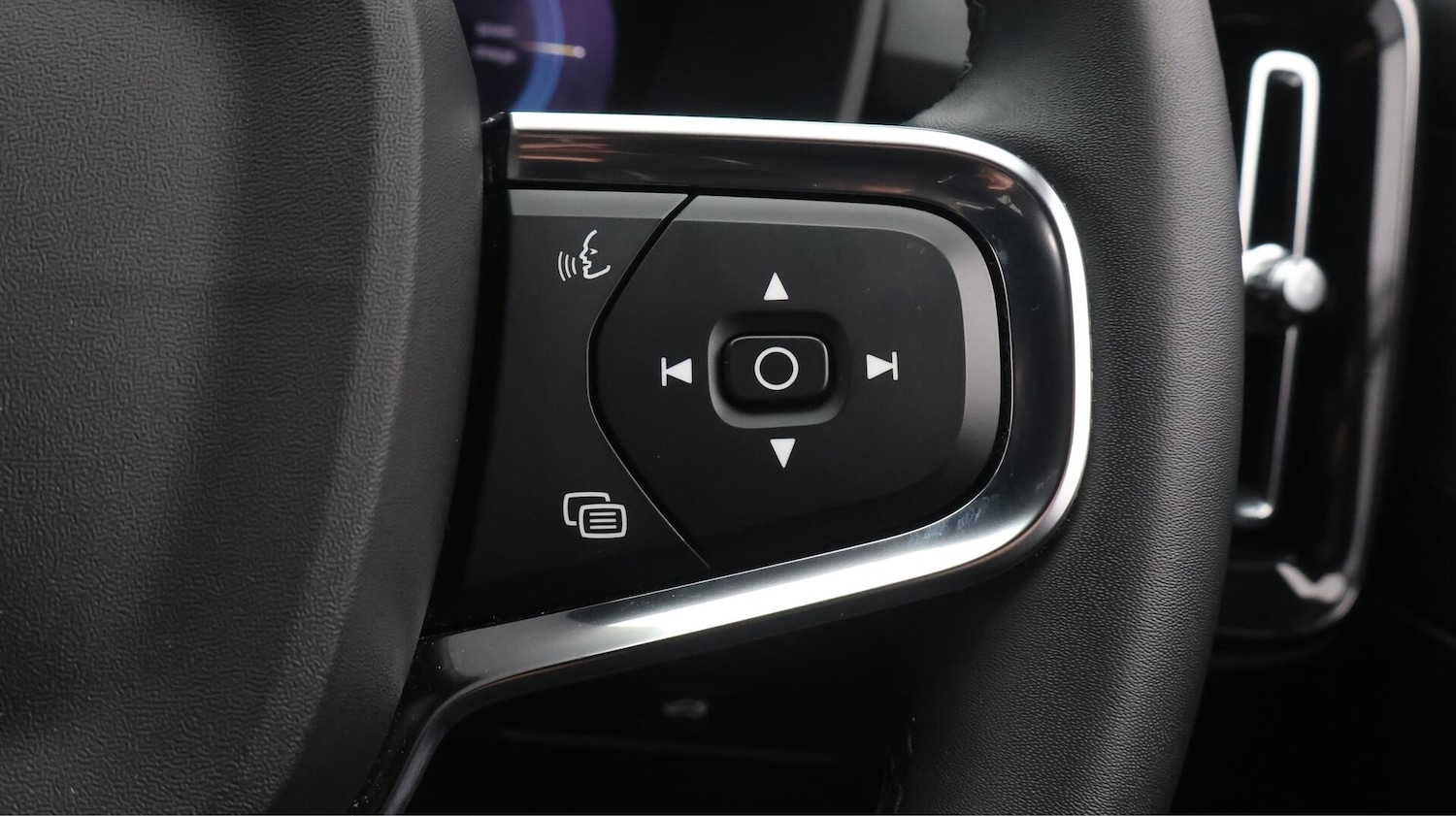 Used Volvo XC40 2022 for sale - 76715565: Photo 26