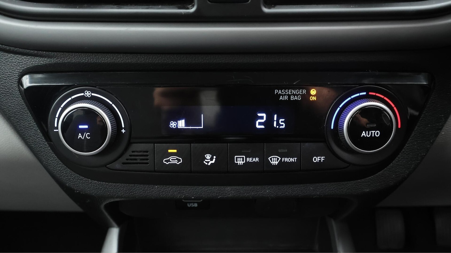 Used Hyundai i10 2023 for sale - 76485555: Photo 13