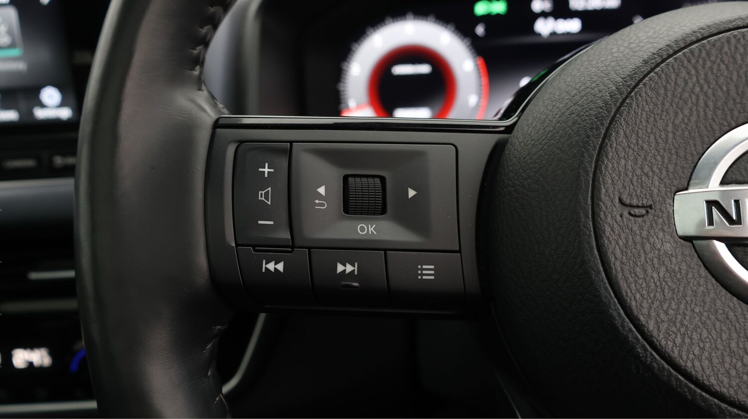 Used Nissan Qashqai for sale - 77617613: Photo 24