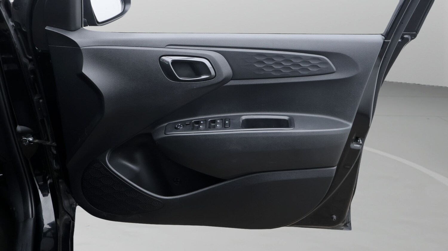 Used Hyundai i10 for sale - 77181517: Photo 15