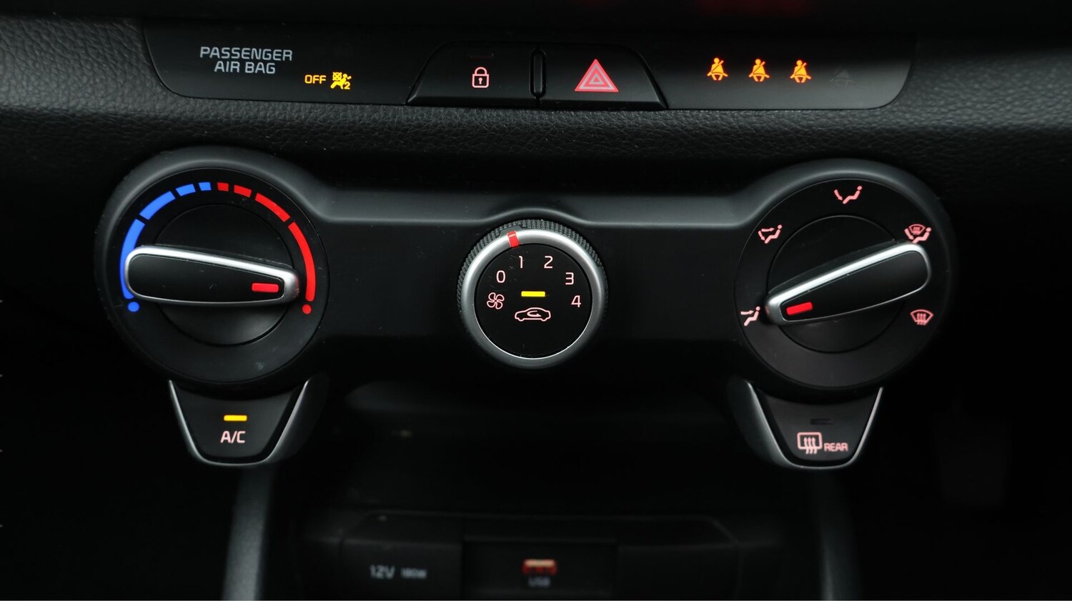 Used Kia Stonic 2021 for sale - 77272486: Photo 12