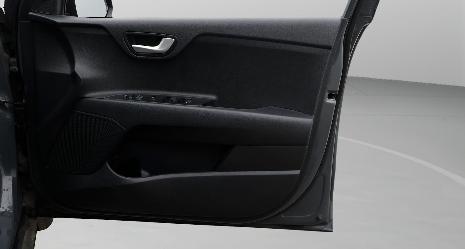 Used Kia Stonic 2021 for sale - 77272486: Photo 15