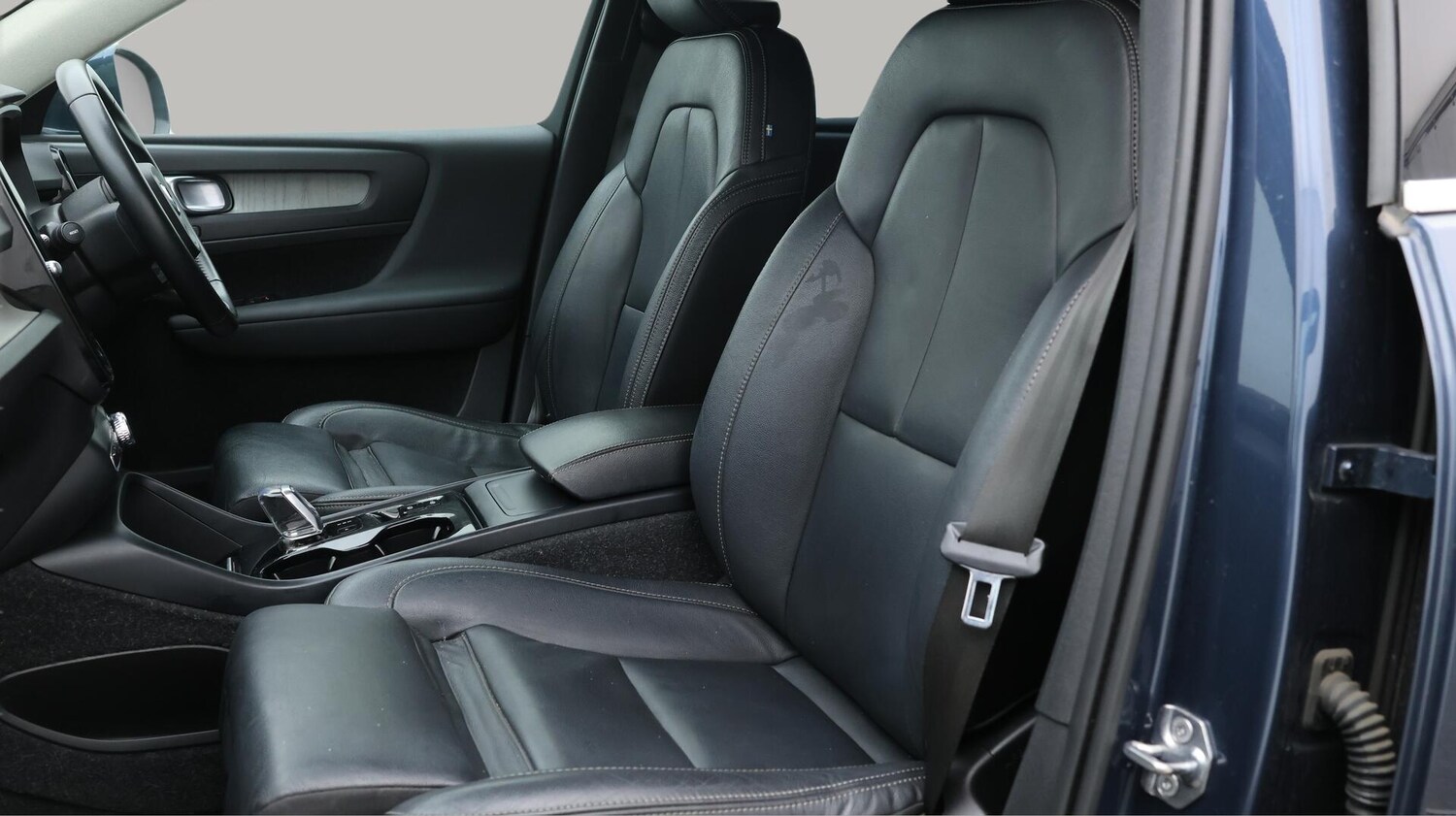 Used Volvo XC40 2021 for sale - 76239254: Photo 21