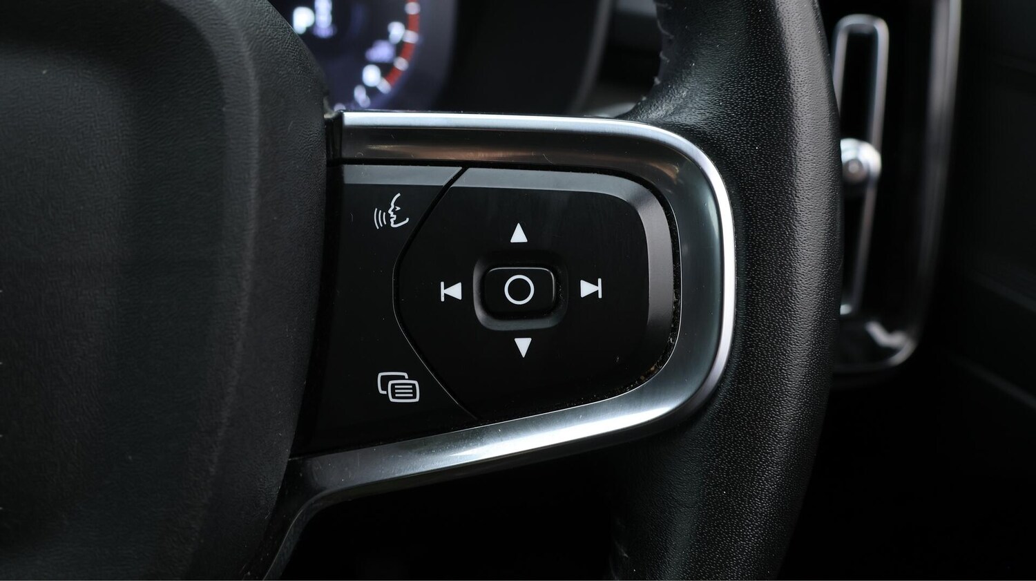 Used Volvo XC40 2021 for sale - 76239254: Photo 39