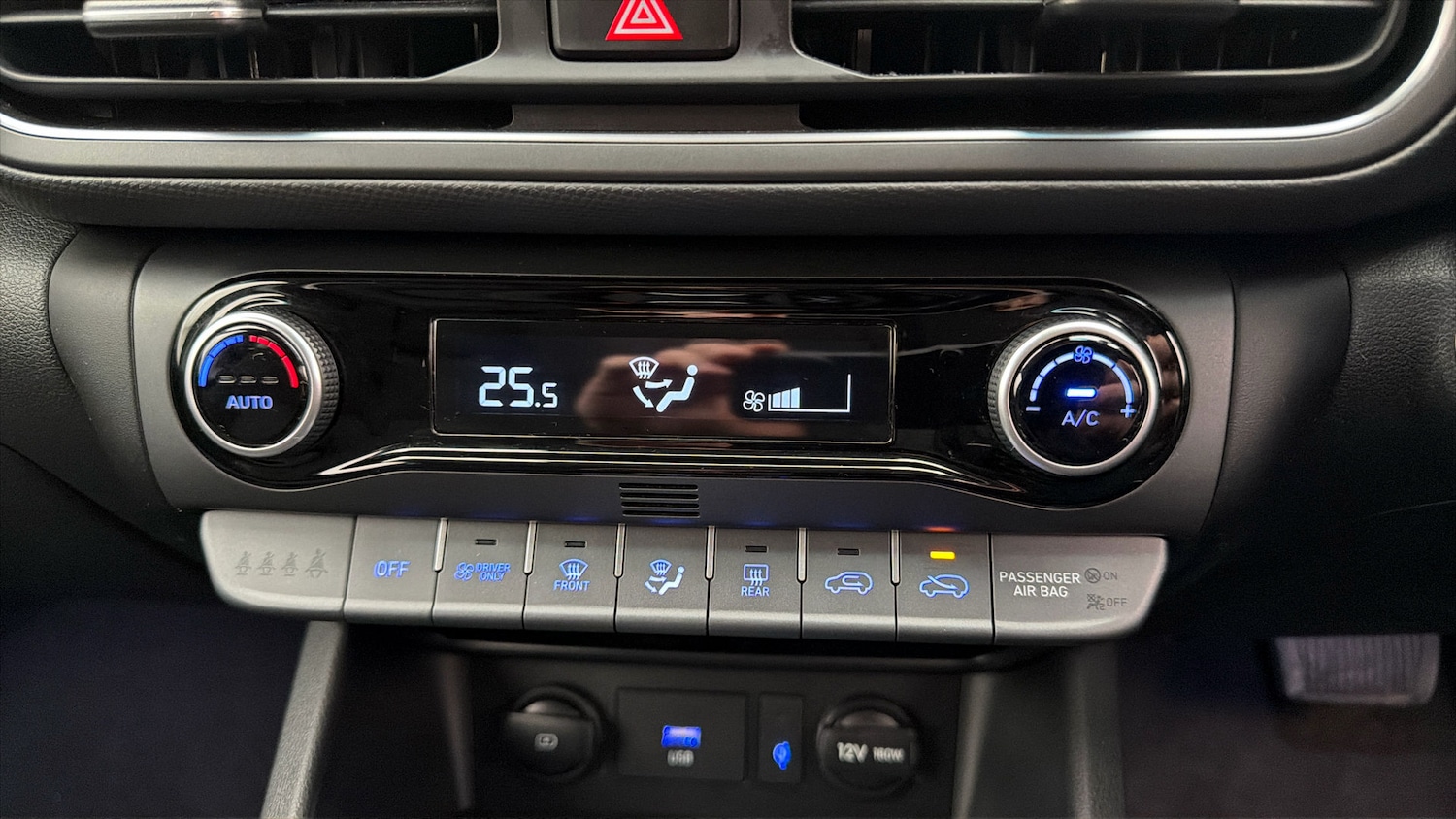 Used Hyundai KONA 2023 for sale - 77946898: Photo 11