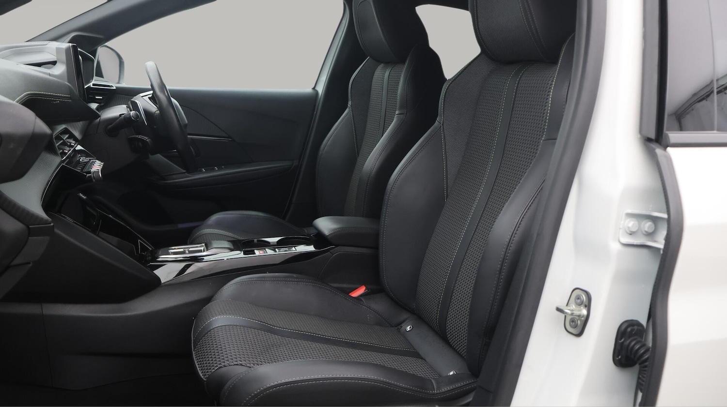 Used Peugeot 208 2022 for sale - 76389389: Photo 15