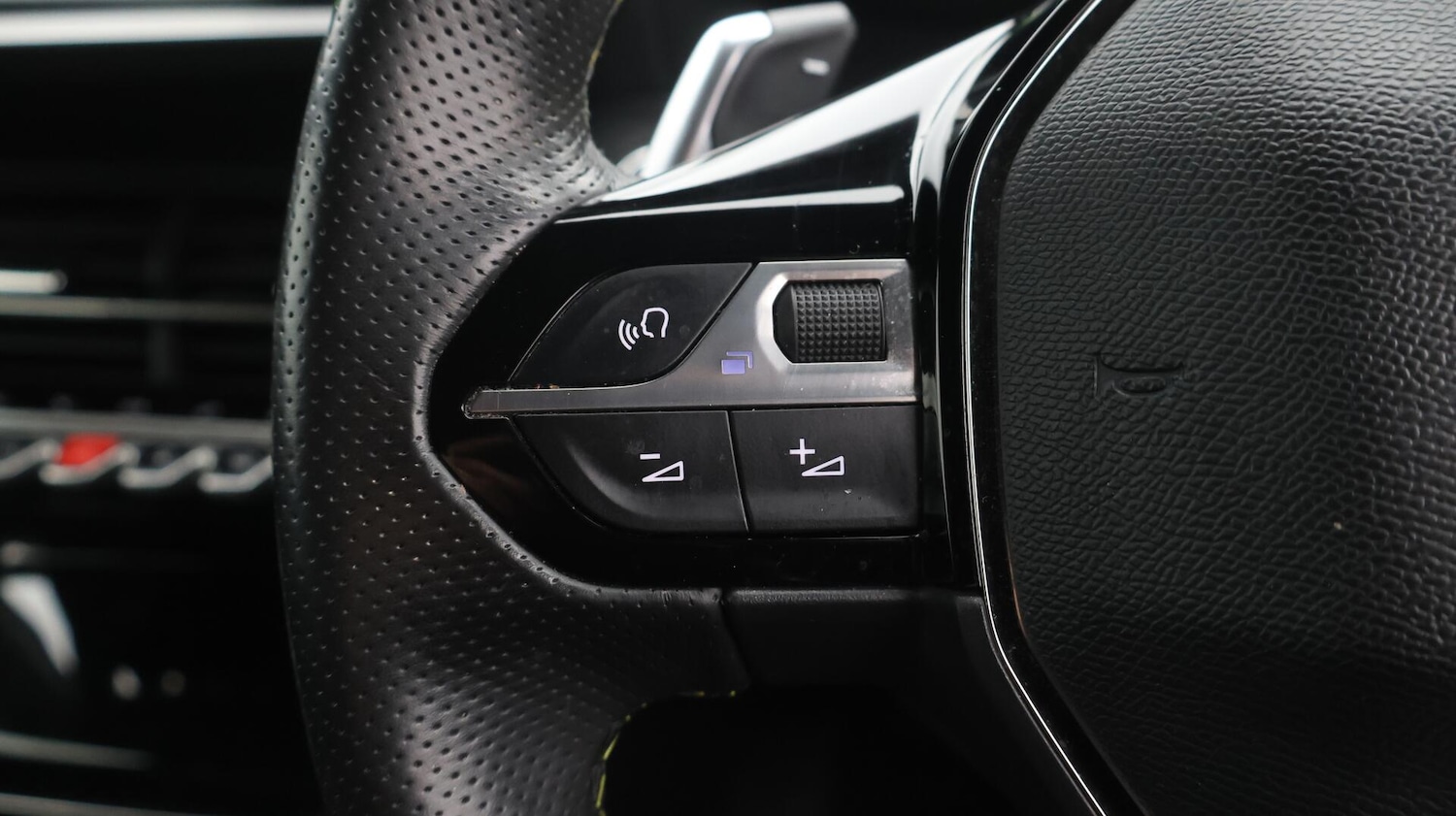 Used Peugeot 208 2022 for sale - 76389389: Photo 25