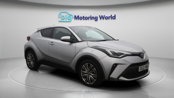 Used Toyota C-HR 2022 for sale - 75646709: Photo 2