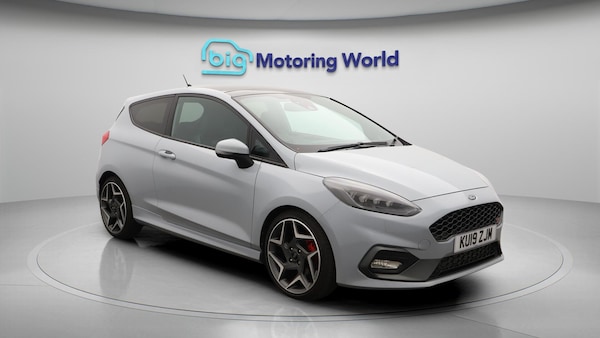 Used Ford Fiesta 2019 for sale - 76238740: Photo 2