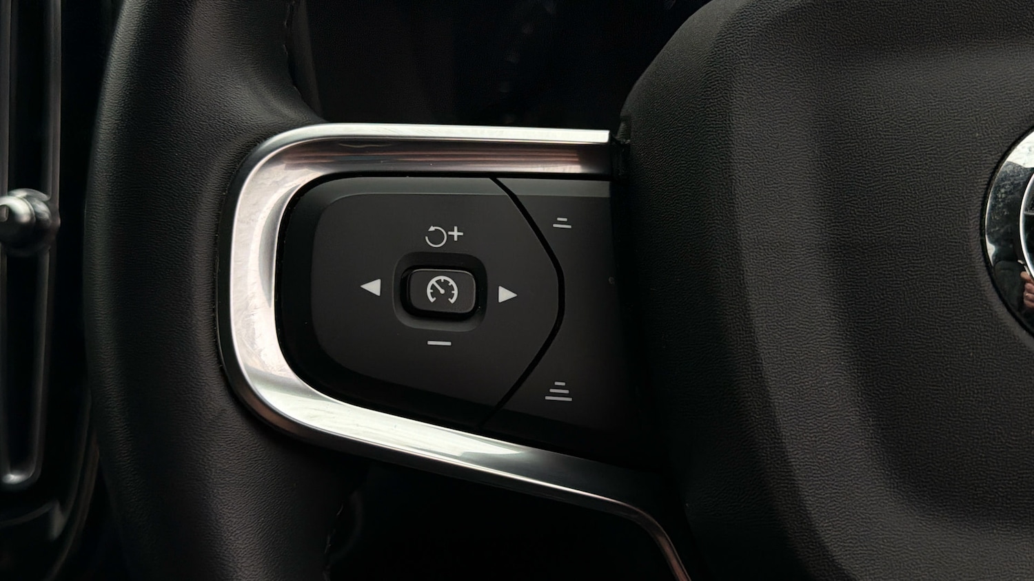 Used Volvo XC40 2022 for sale - 77997759: Photo 22