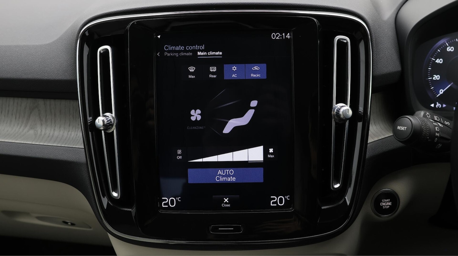 Used Volvo XC40 for sale - 76381339: Photo 12