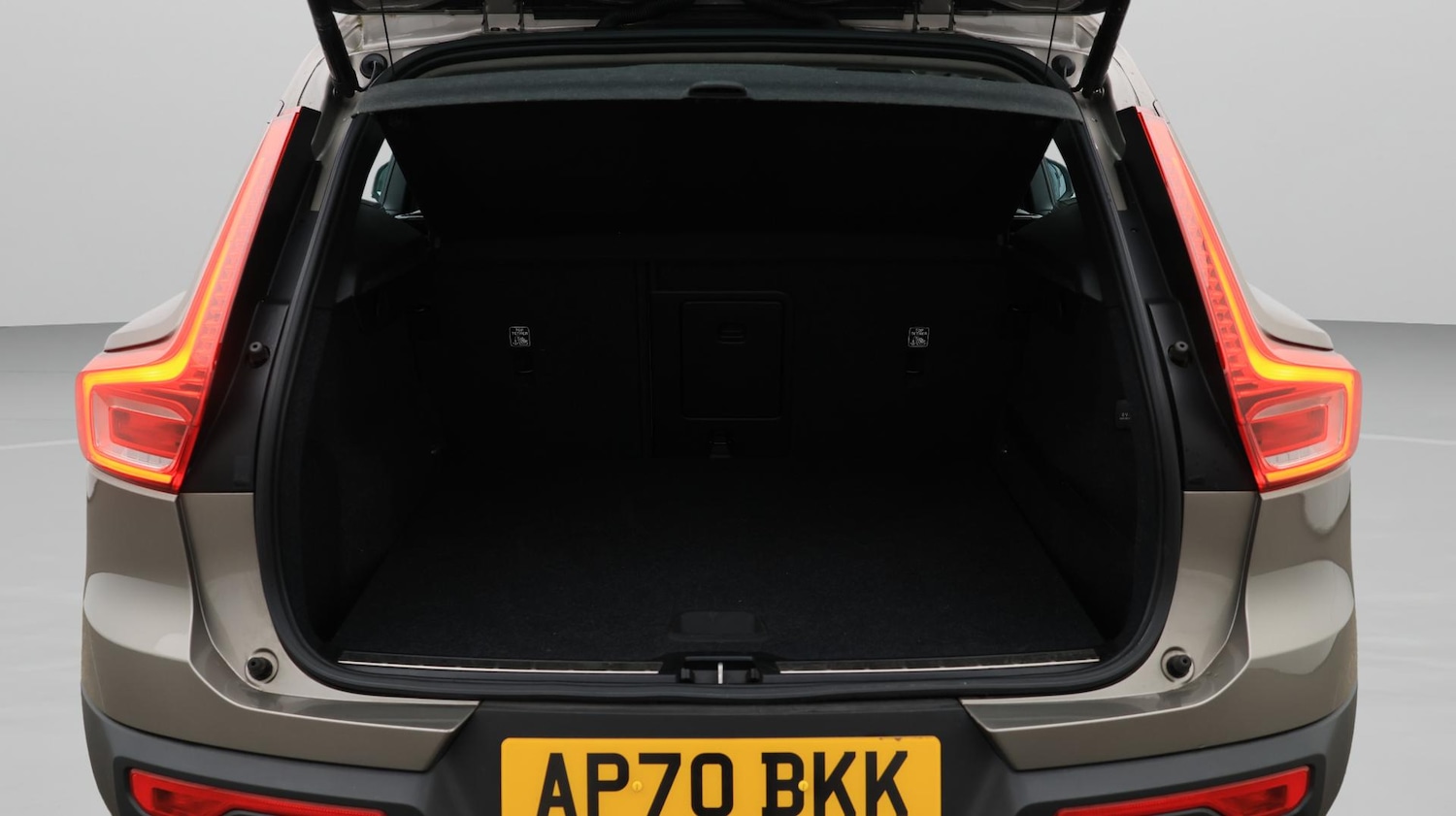 Used Volvo XC40 for sale - 76381339: Photo 17