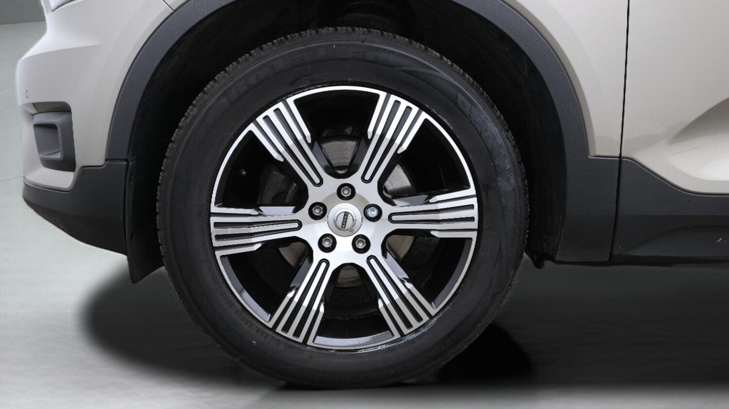 Used Volvo XC40 for sale - 76381339: Photo 18