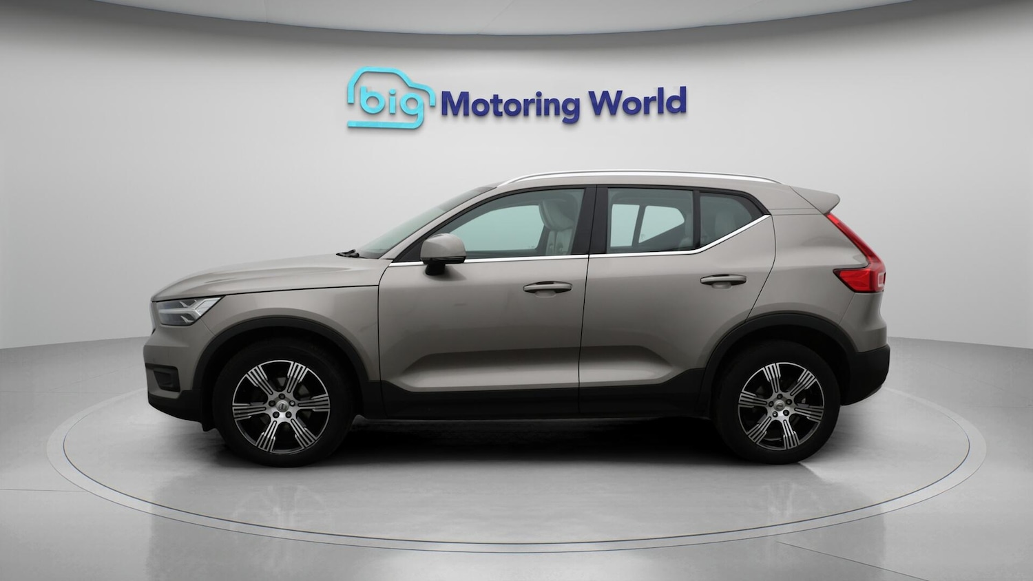 Used Volvo XC40 for sale - 76381339: Photo 4