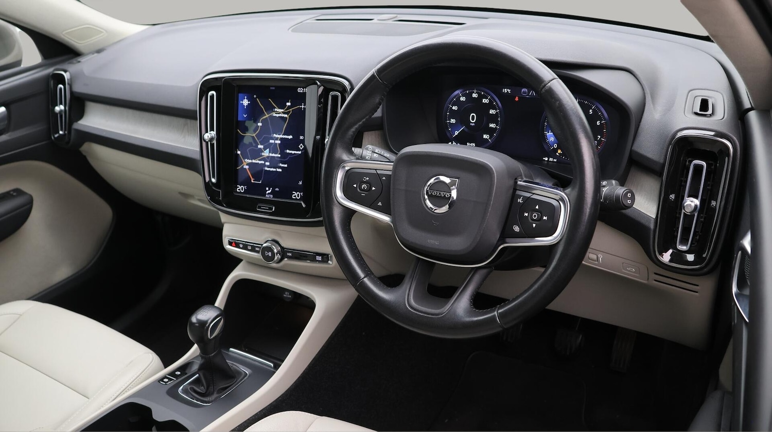Used Volvo XC40 for sale - 76381339: Photo 9