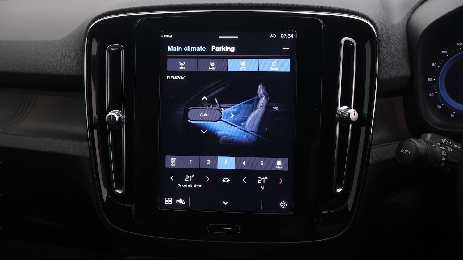 Used Volvo XC40 2022 for sale - 77592284: Photo 12