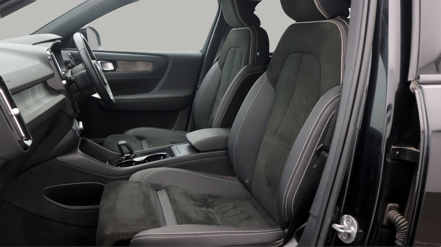 Used Volvo XC40 2022 for sale - 77592284: Photo 14