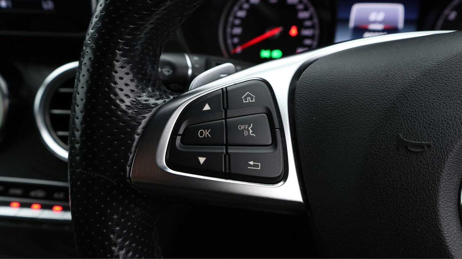 Used Mercedes-Benz GLC 2019 for sale - 77271121: Photo 24