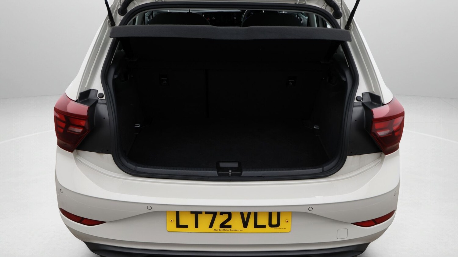 Used Volkswagen Polo for sale - 77182120: Photo 17