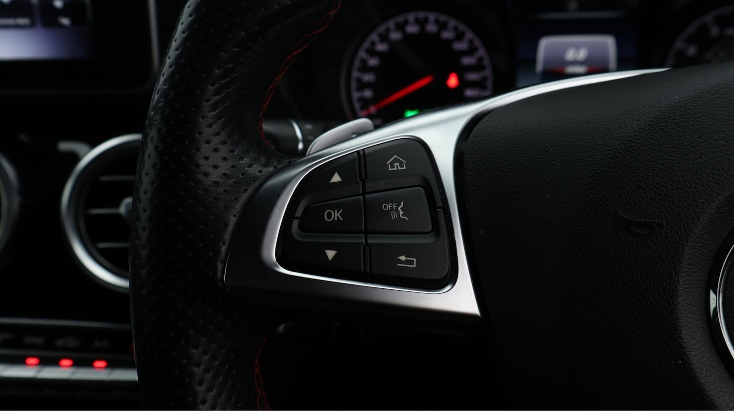 Used Mercedes-Benz GLC 2019 for sale - 76380506: Photo 24