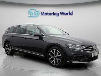 Volkswagen - Passat