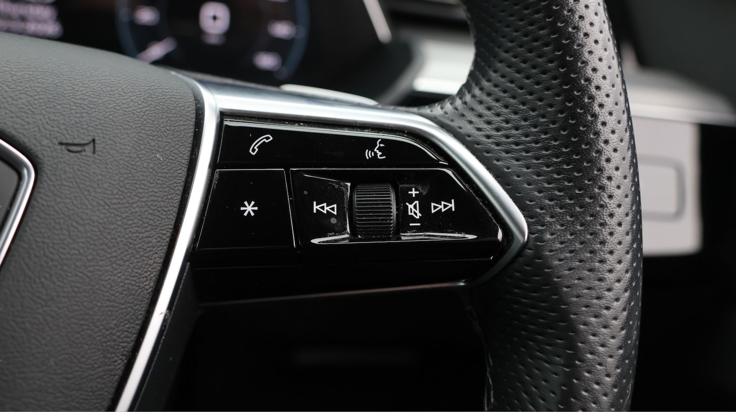 Used Audi e-tron 2023 for sale - 77872358: Photo 21