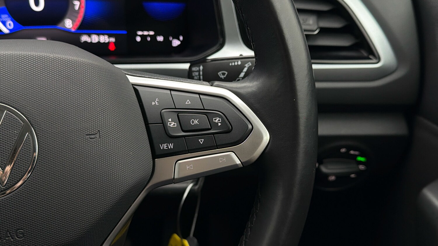 Used Volkswagen T-Roc 2023 for sale - 78179927: Photo 23