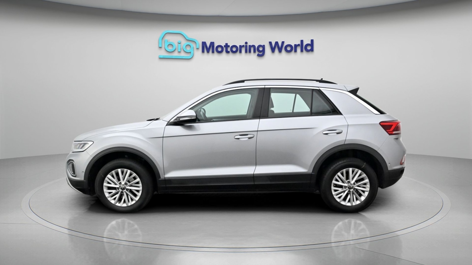Used Volkswagen T-Roc 2023 for sale - 78179927: Photo 4