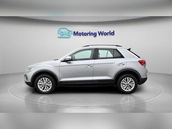 Used Volkswagen T-Roc 2023 for sale - 78179927: Photo