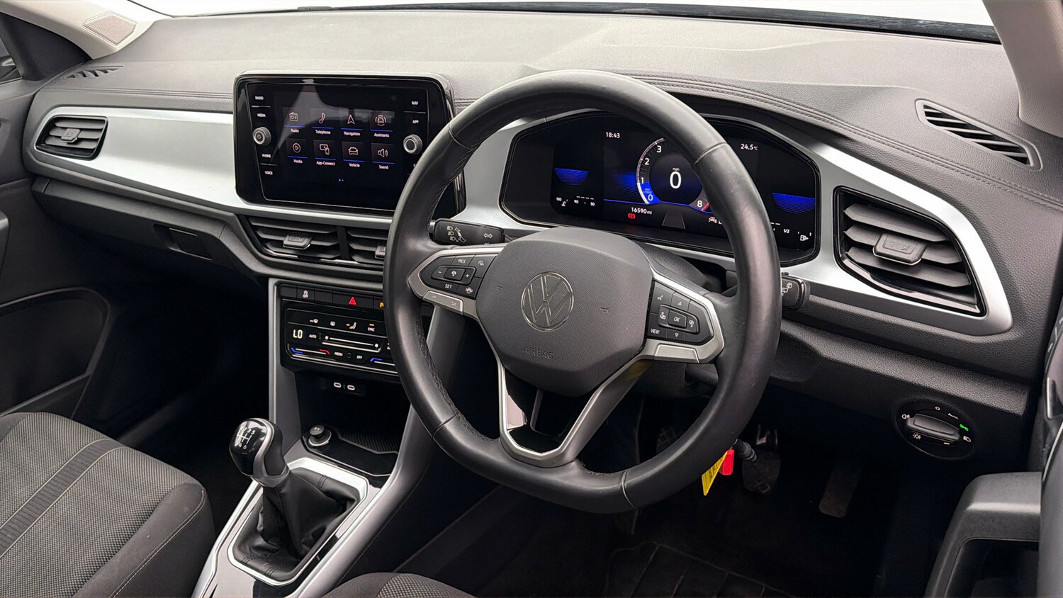 Used Volkswagen T-Roc 2023 for sale - 78179927: Photo 9