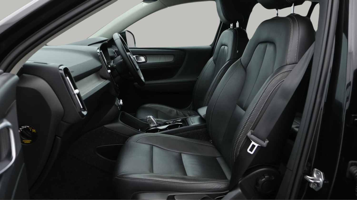 Used Volvo XC40 2021 for sale - 76059823: Photo 15