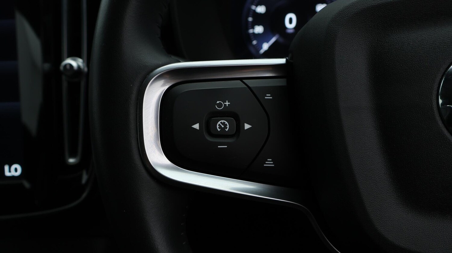 Used Volvo XC40 2021 for sale - 76059823: Photo 23
