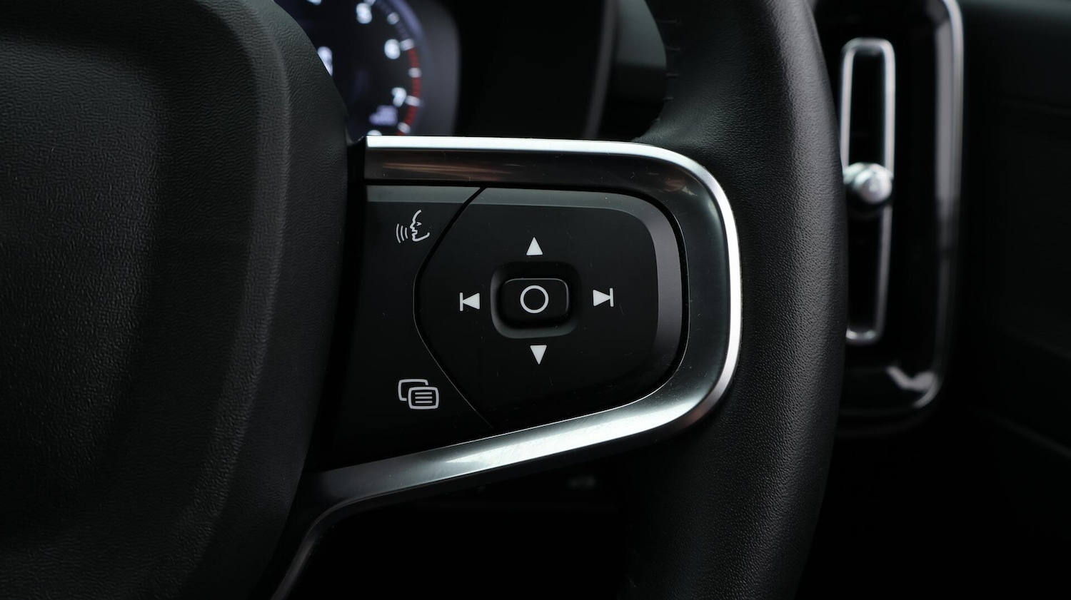 Used Volvo XC40 2021 for sale - 76059823: Photo 24