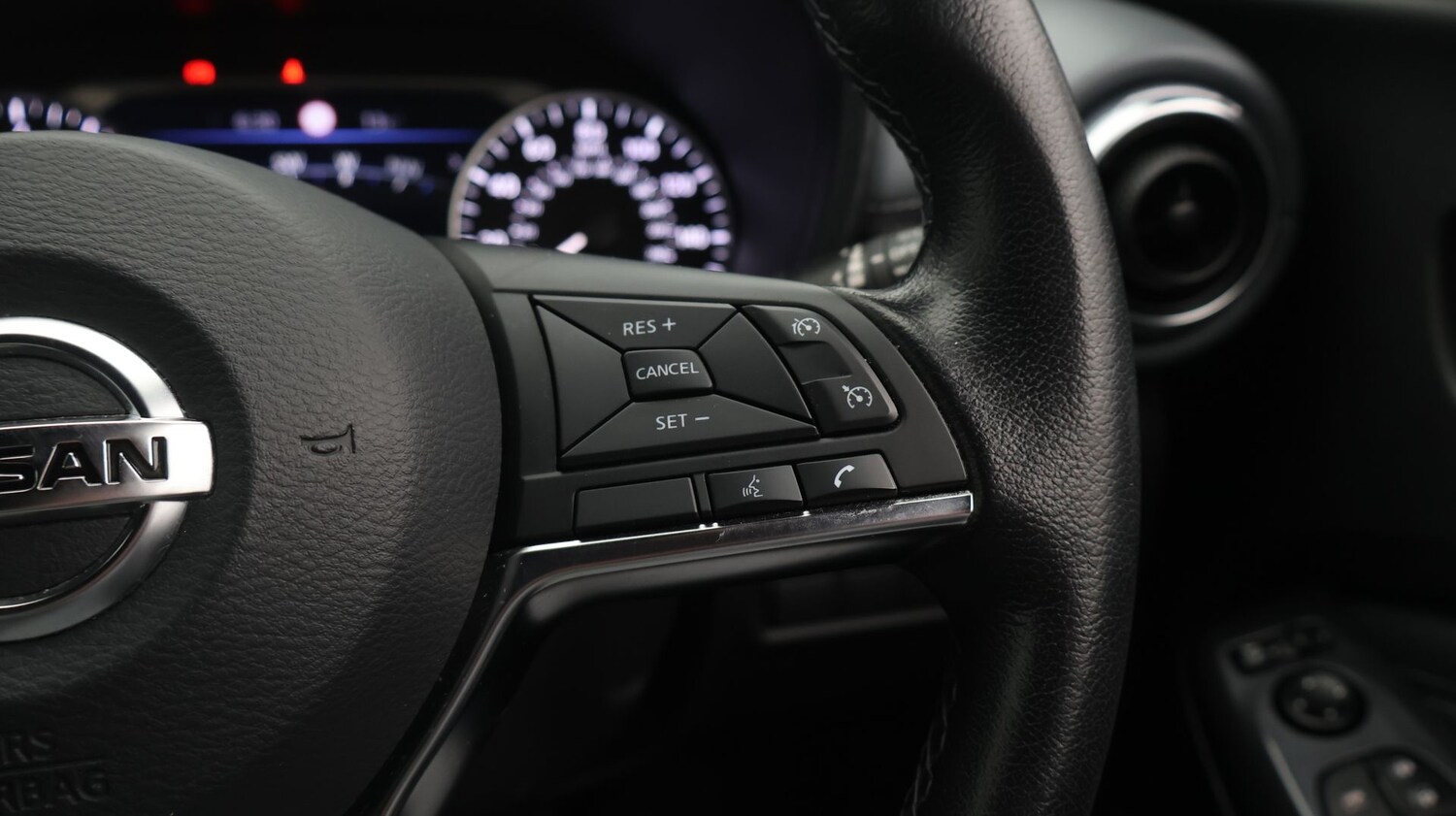 Used Nissan Juke for sale - 77208160: Photo 25