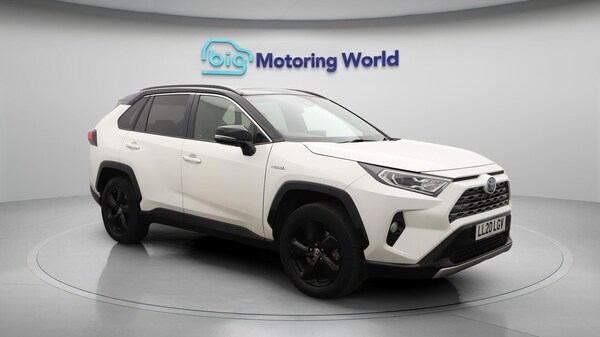 Used Toyota RAV4 2020 for sale - 76059675: Photo 2