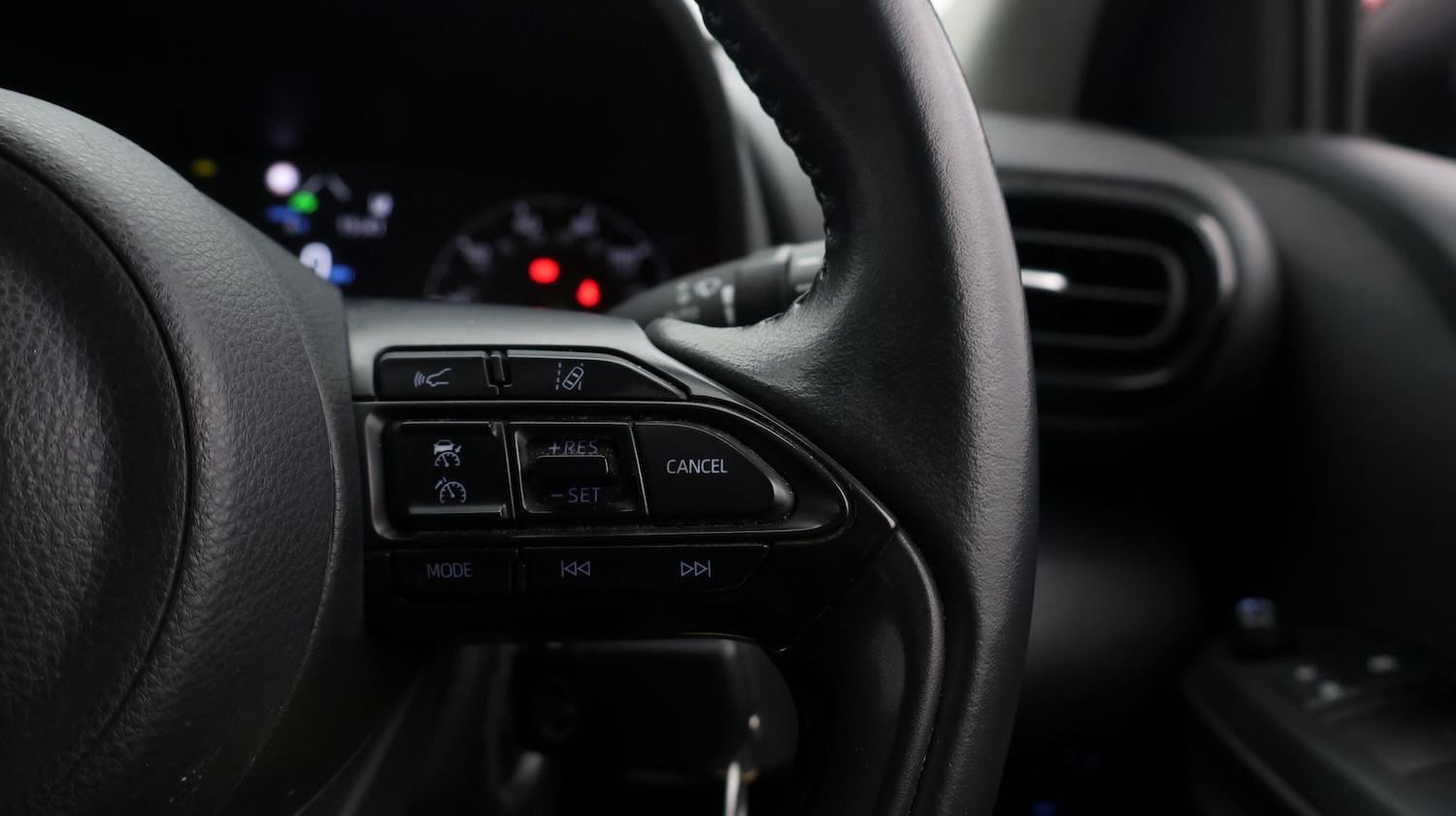 Used Toyota Yaris 2022 for sale - 77431234: Photo 26