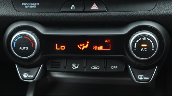Used Kia Stonic 2022 for sale - 75657589: Photo 13
