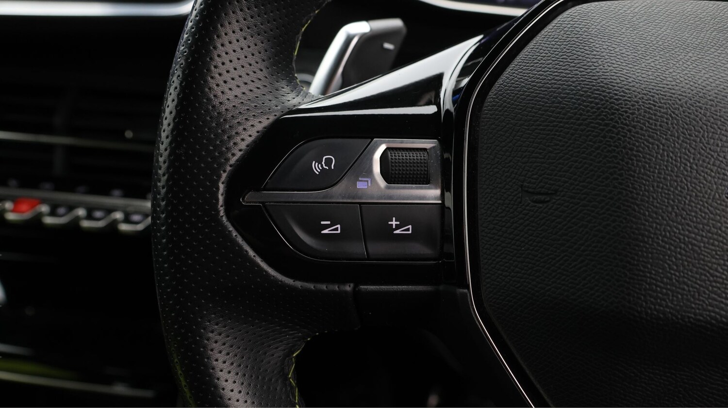 Used Peugeot 2008 2020 for sale - 77202131: Photo 25