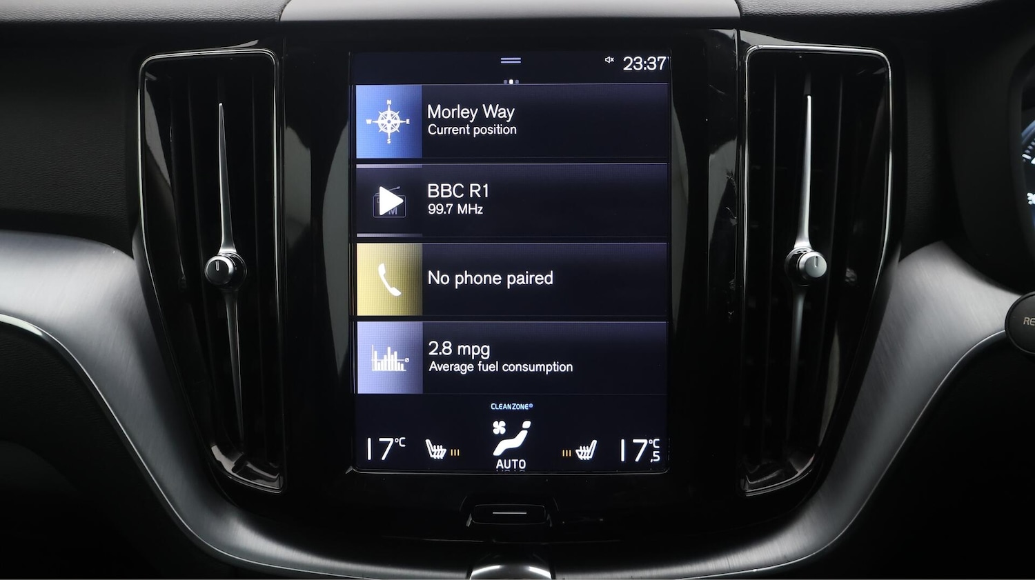Used Volvo XC60 2018 for sale - 76381312: Photo 11