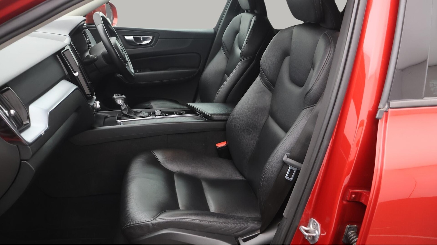 Used Volvo XC60 2018 for sale - 76381312: Photo 14