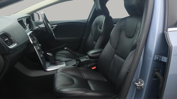 Used Volvo V40 2019 for sale - 76227310: Photo 15