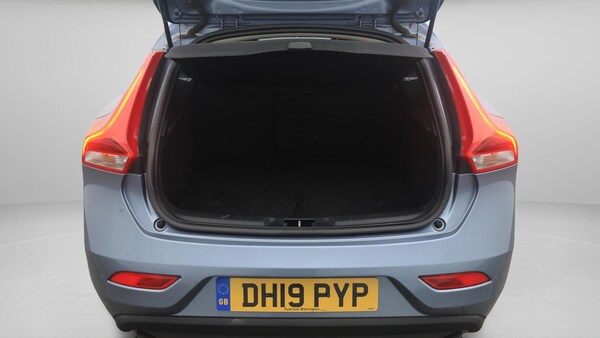 Used Volvo V40 2019 for sale - 76227310: Photo 18