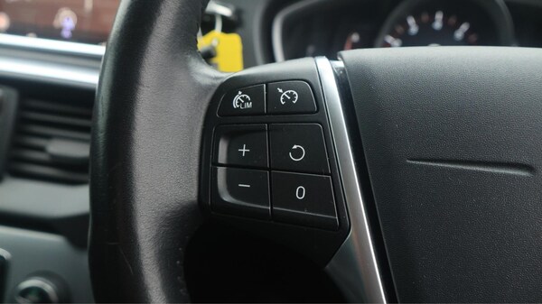 Used Volvo V40 2019 for sale - 76227310: Photo 24