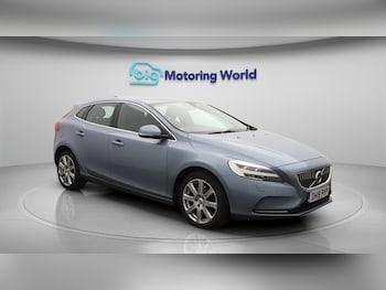 Used Volvo V40 2019 for sale - 76227310: Photo 2