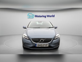 Used Volvo V40 2019 for sale - 76227310: Photo 3